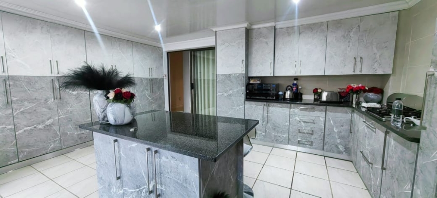 3 Bedroom Property for Sale in Miederpark North West